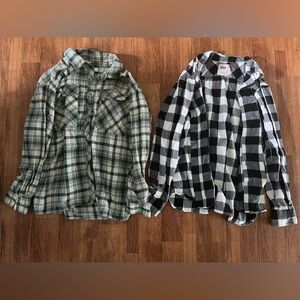 2)cute flannels ( Levi’s & Arizona) Size Medium